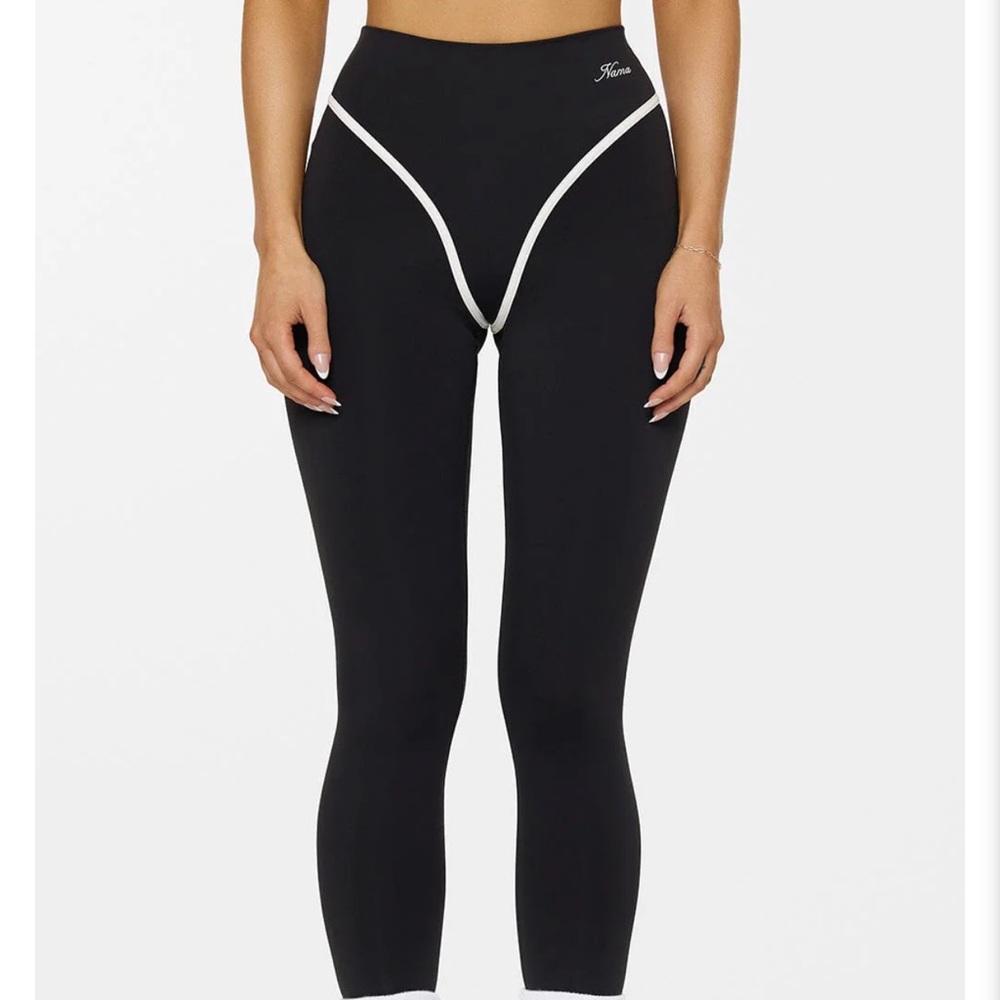 NAMA Body Butter Contour Leggings Black/White Size Medium